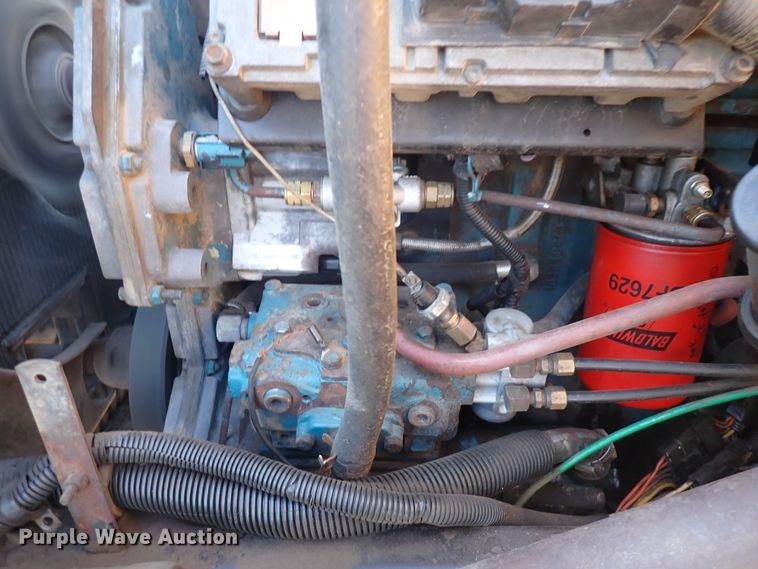 image for item DS7025 1999 International 4900  dump truck