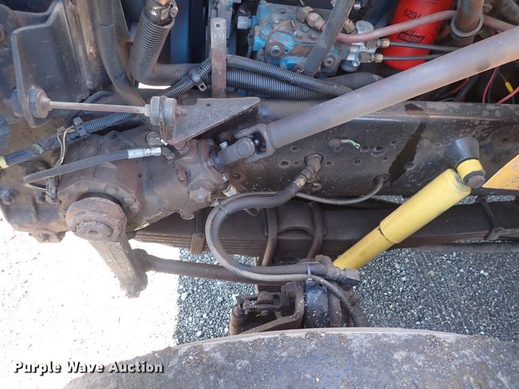 image for item DS7025 1999 International 4900  dump truck