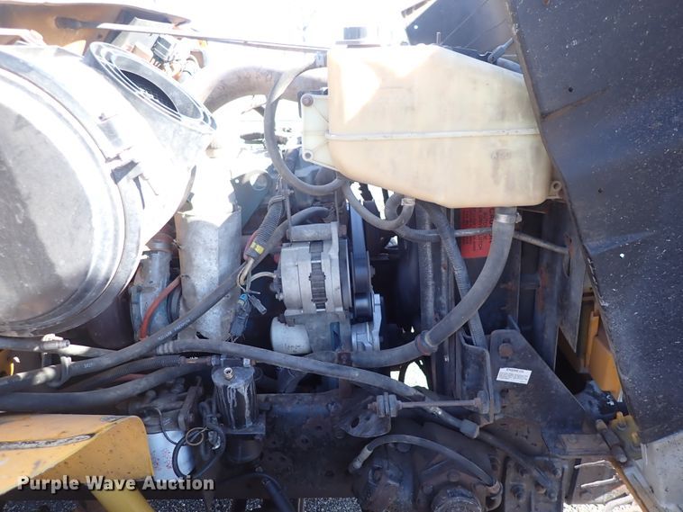 image for item DS7025 1999 International 4900  dump truck