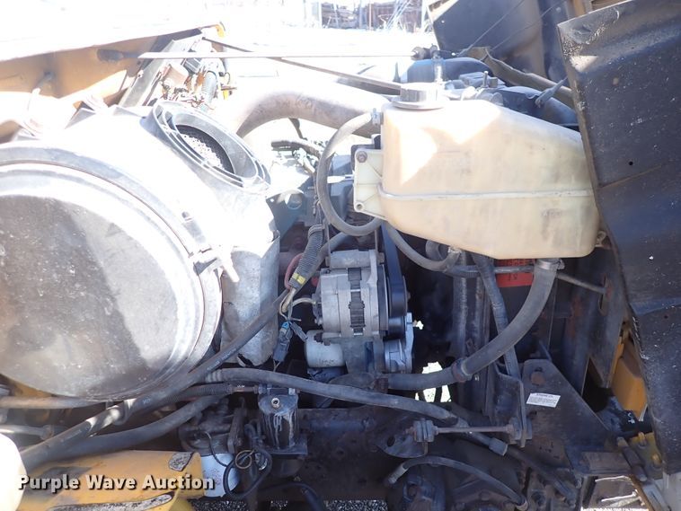 image for item DS7025 1999 International 4900  dump truck
