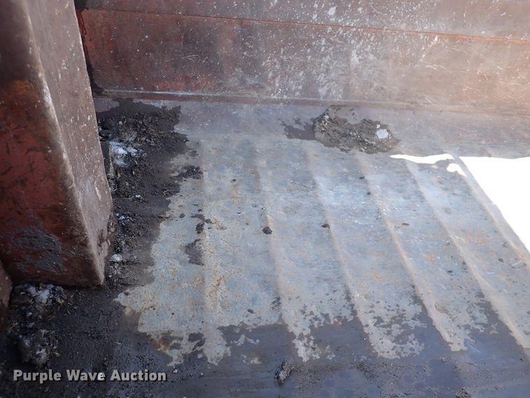 image for item DS7025 1999 International 4900  dump truck