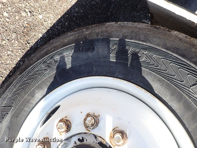 image for item DS7025 1999 International 4900  dump truck