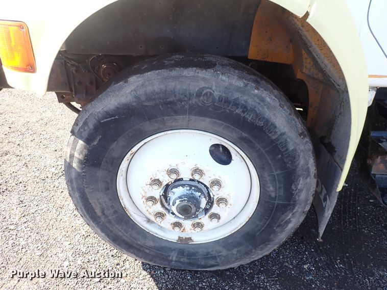 image for item DS7025 1999 International 4900  dump truck