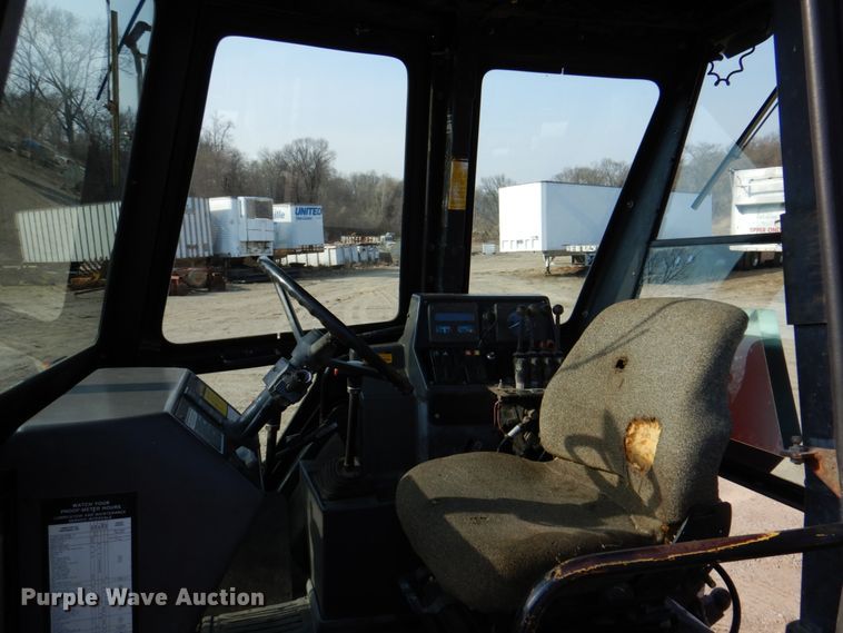 image for item HK9309 1993 Ford 555D  landscape tractor