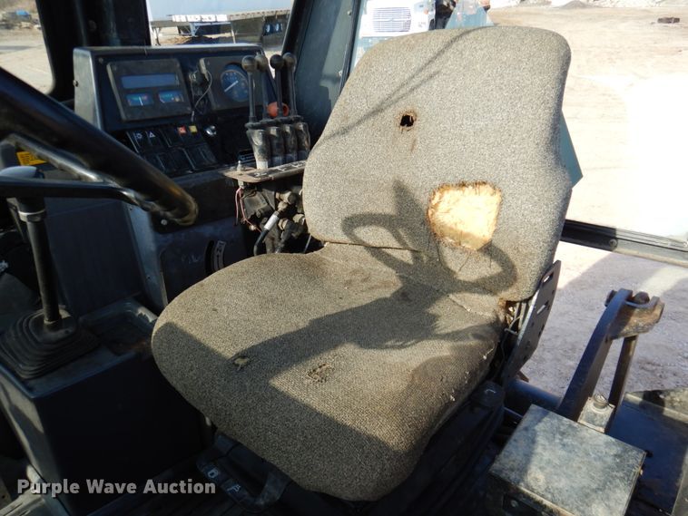 image for item HK9309 1993 Ford 555D  landscape tractor