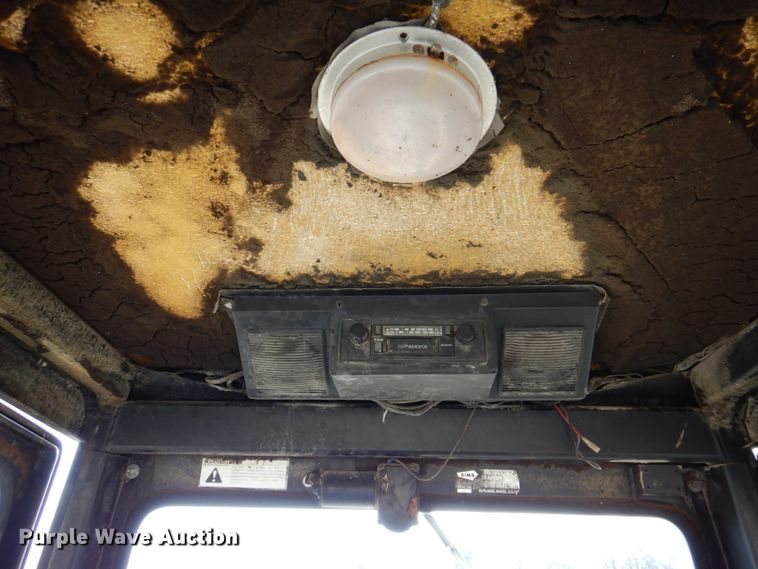 image for item HK9309 1993 Ford 555D  landscape tractor