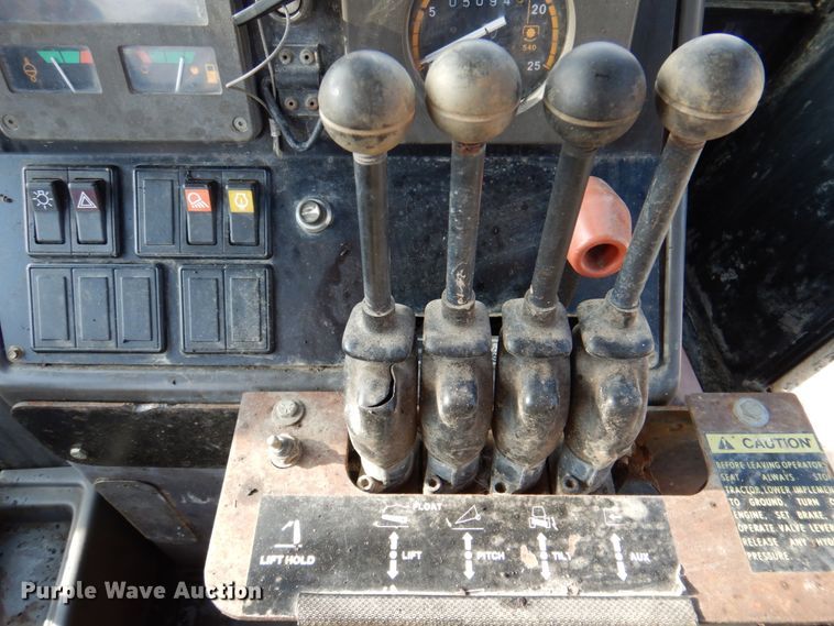 image for item HK9309 1993 Ford 555D  landscape tractor