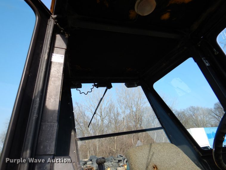 image for item HK9309 1993 Ford 555D  landscape tractor