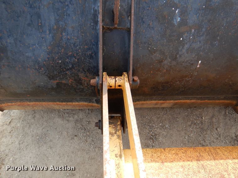 image for item HK9309 1993 Ford 555D  landscape tractor