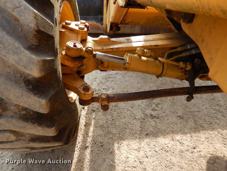 image for item HK9309 1993 Ford 555D  landscape tractor