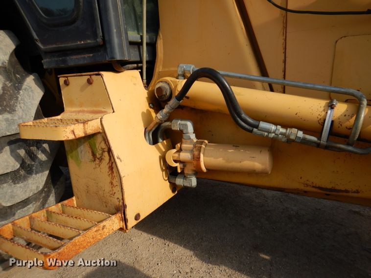 image for item HK9309 1993 Ford 555D  landscape tractor