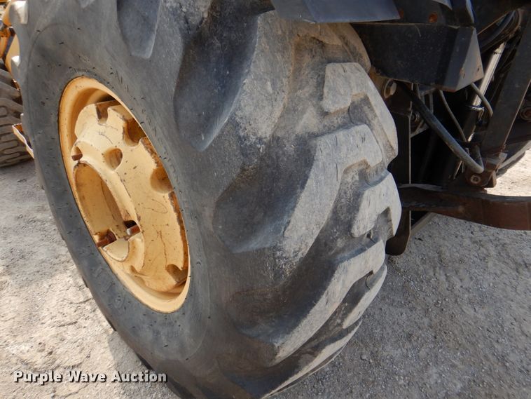 image for item HK9309 1993 Ford 555D  landscape tractor