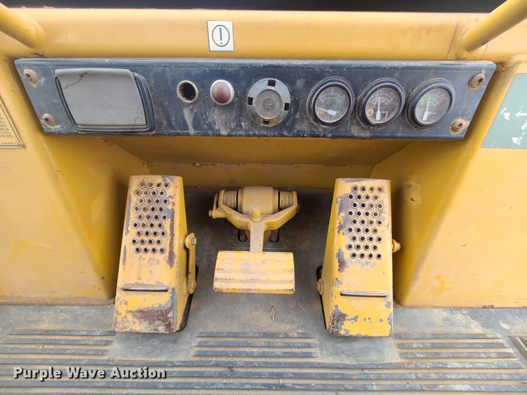 image for item IF9344 1994 Caterpillar 953B  track loader