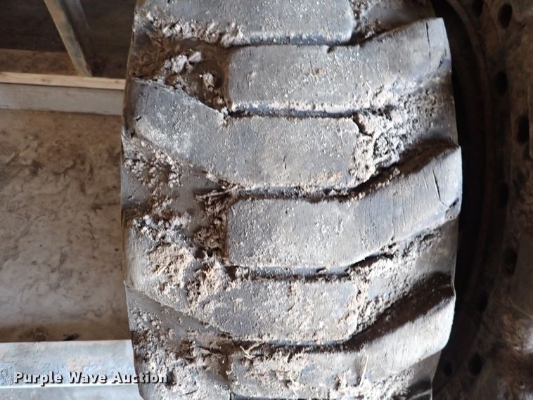 image for item IH9639 (5) skid steer tires and wheels