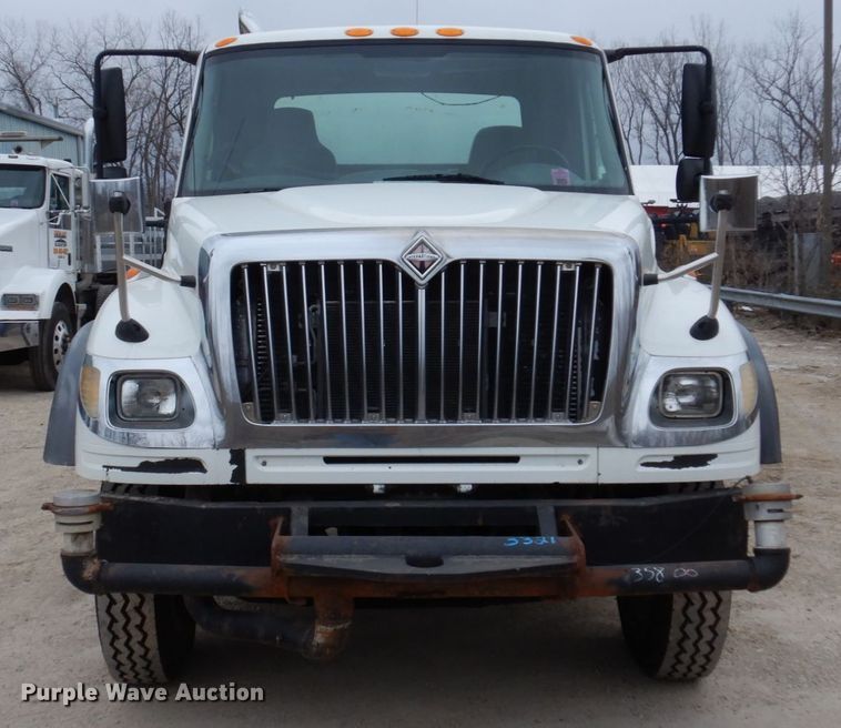 image for item IM9775 2006 International 7600  water truck