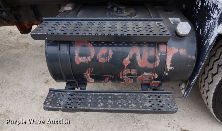 image for item IM9775 2006 International 7600  water truck