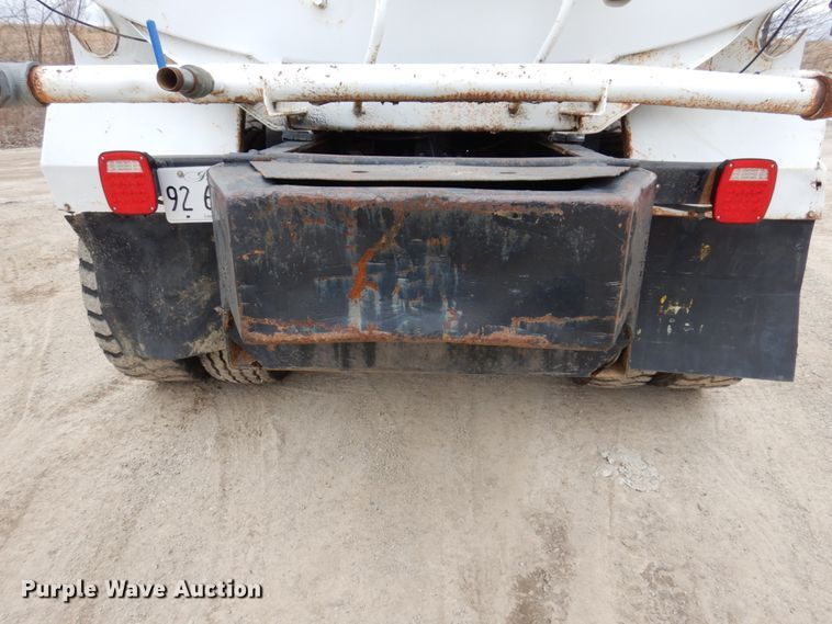 image for item IM9775 2006 International 7600  water truck