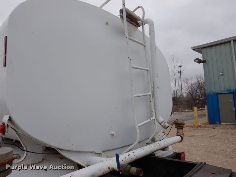 image for item IM9775 2006 International 7600  water truck