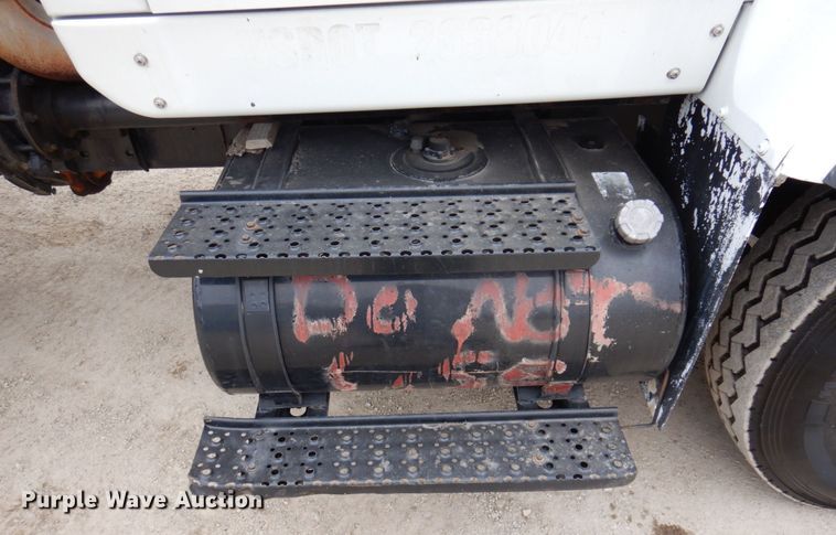 image for item IM9775 2006 International 7600  water truck