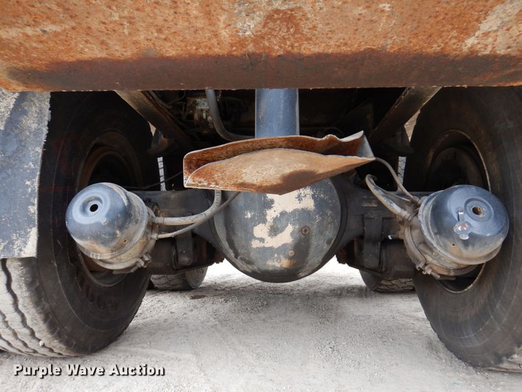 image for item IM9775 2006 International 7600  water truck