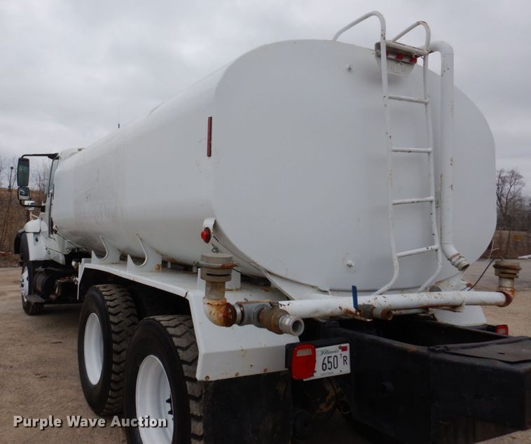 image for item IM9775 2006 International 7600  water truck