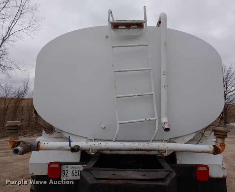 image for item IM9775 2006 International 7600  water truck