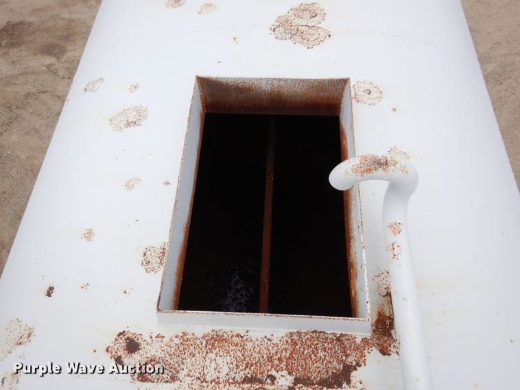 image for item IM9775 2006 International 7600  water truck