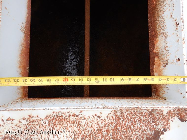 image for item IM9775 2006 International 7600  water truck