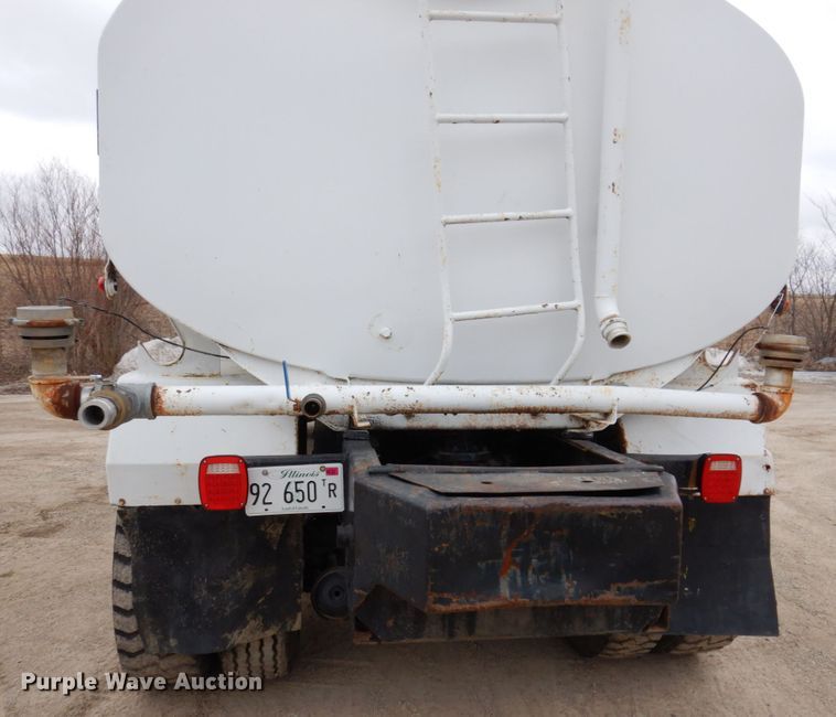 image for item IM9775 2006 International 7600  water truck