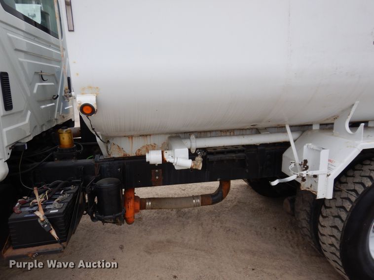 image for item IM9775 2006 International 7600  water truck
