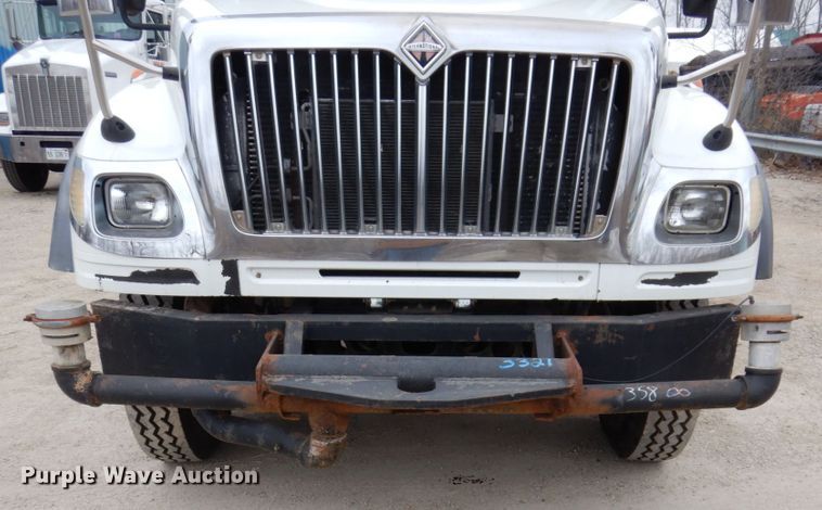 image for item IM9775 2006 International 7600  water truck