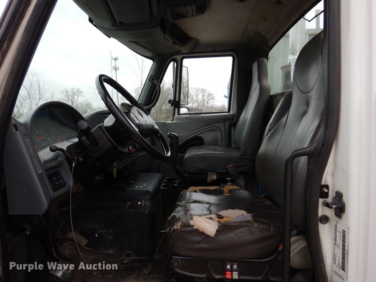 image for item IM9775 2006 International 7600  water truck