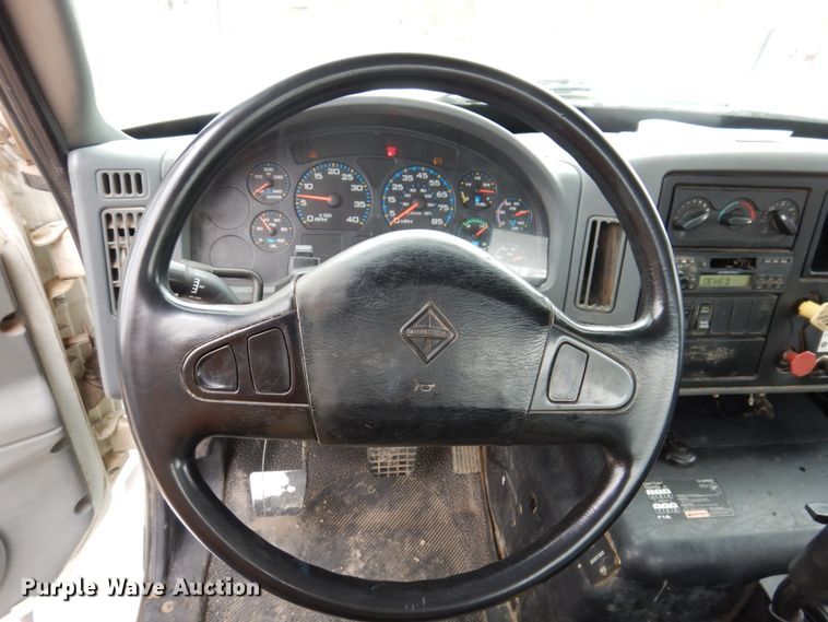 image for item IM9775 2006 International 7600  water truck