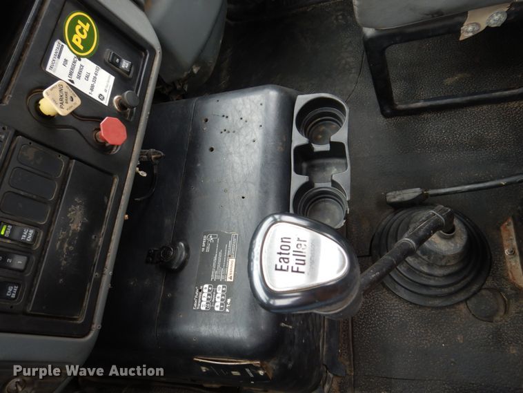 image for item IM9775 2006 International 7600  water truck