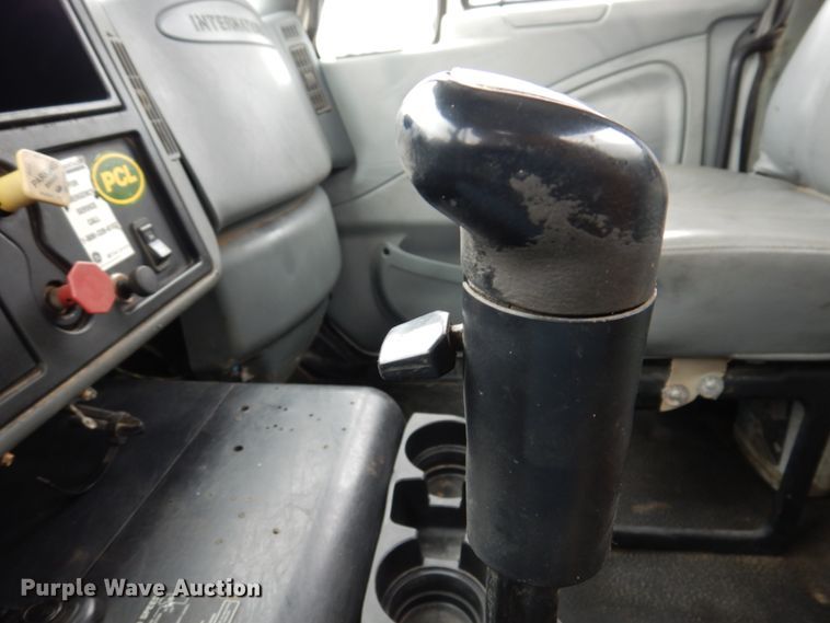 image for item IM9775 2006 International 7600  water truck