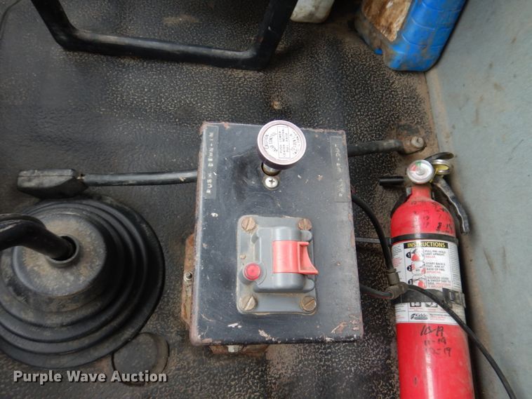 image for item IM9775 2006 International 7600  water truck