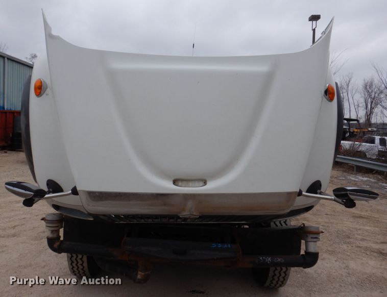 image for item IM9775 2006 International 7600  water truck