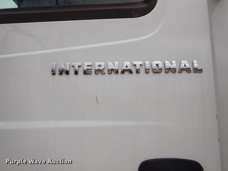 image for item IM9775 2006 International 7600  water truck