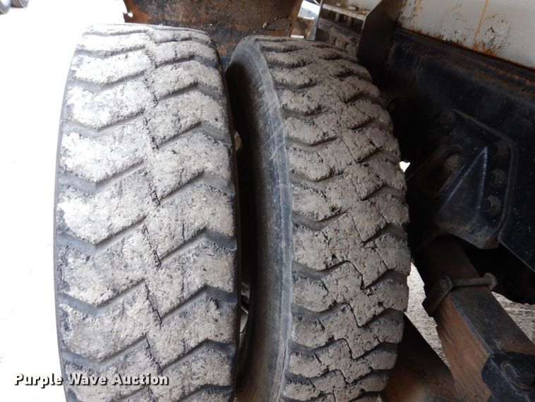 image for item IM9775 2006 International 7600  water truck