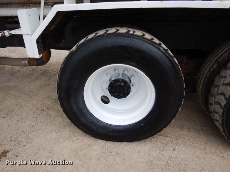 image for item IM9775 2006 International 7600  water truck