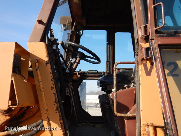 image for item IM9832 1987 Case W20C  wheel loader