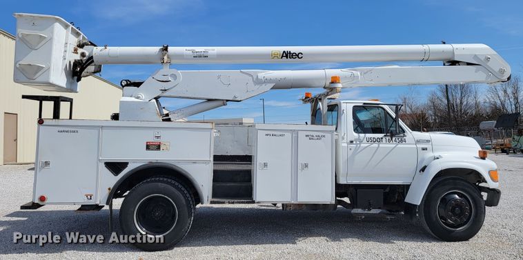 image for item JE9906 1997 Ford F800  bucket truck