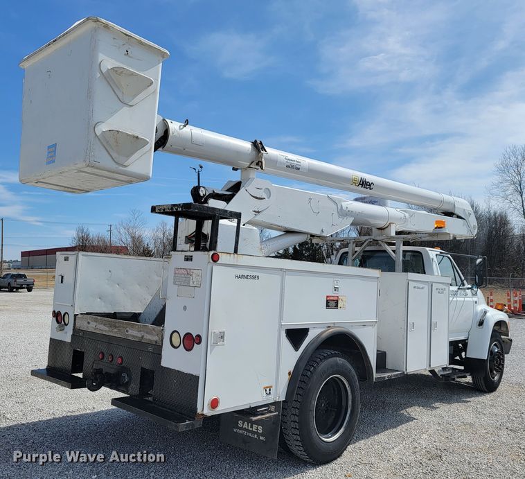 image for item JE9906 1997 Ford F800  bucket truck