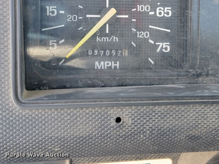 image for item JE9906 1997 Ford F800  bucket truck