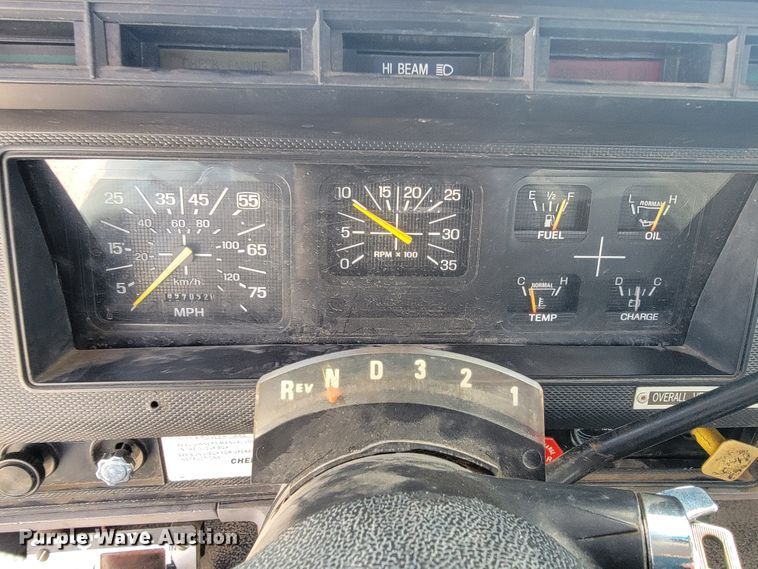 image for item JE9906 1997 Ford F800  bucket truck