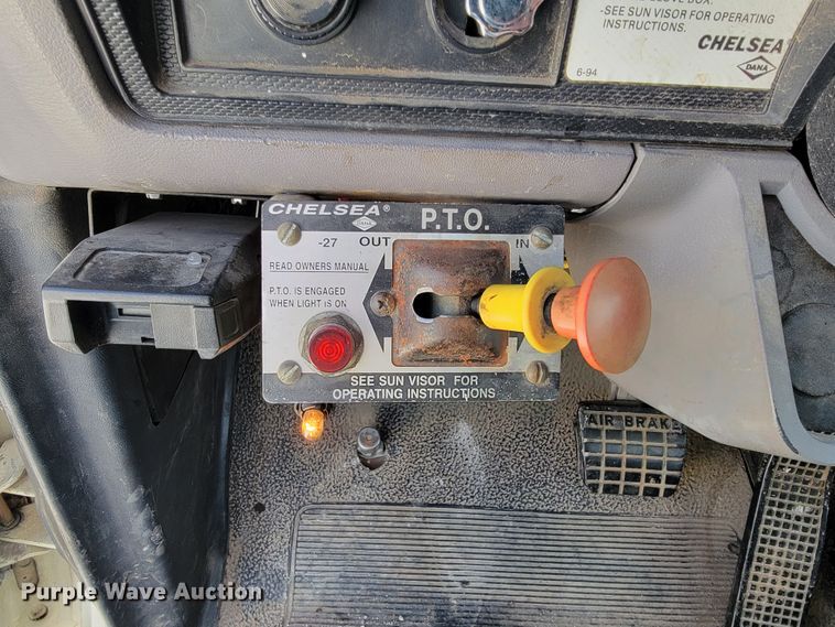 image for item JE9906 1997 Ford F800  bucket truck