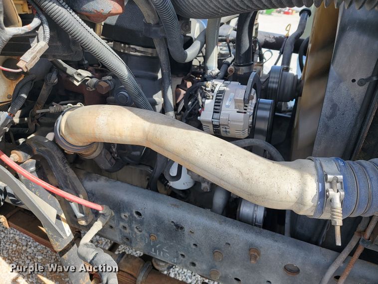 image for item JE9906 1997 Ford F800  bucket truck