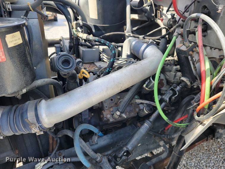 image for item JE9906 1997 Ford F800  bucket truck