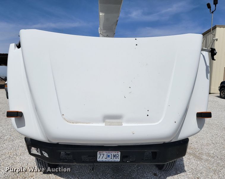 image for item JE9906 1997 Ford F800  bucket truck