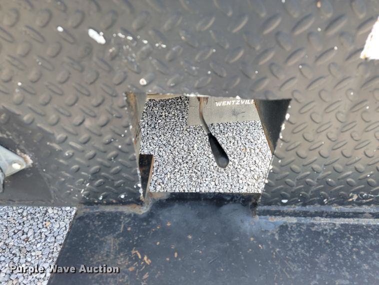 image for item JE9906 1997 Ford F800  bucket truck